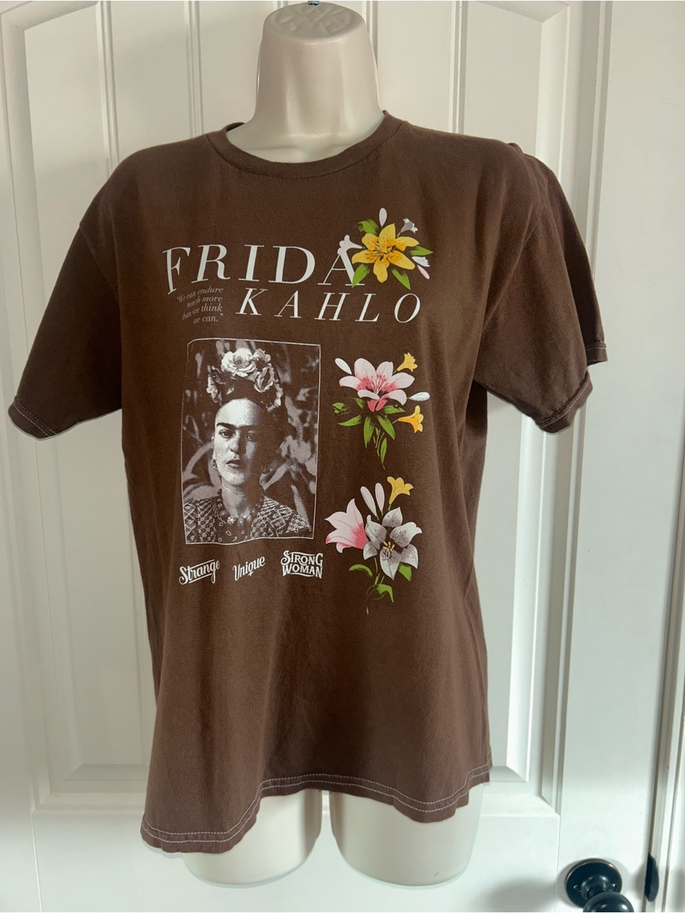 NEW Frida Kahlo Brown Graphic Tee - Floral Print Sz L 13/14